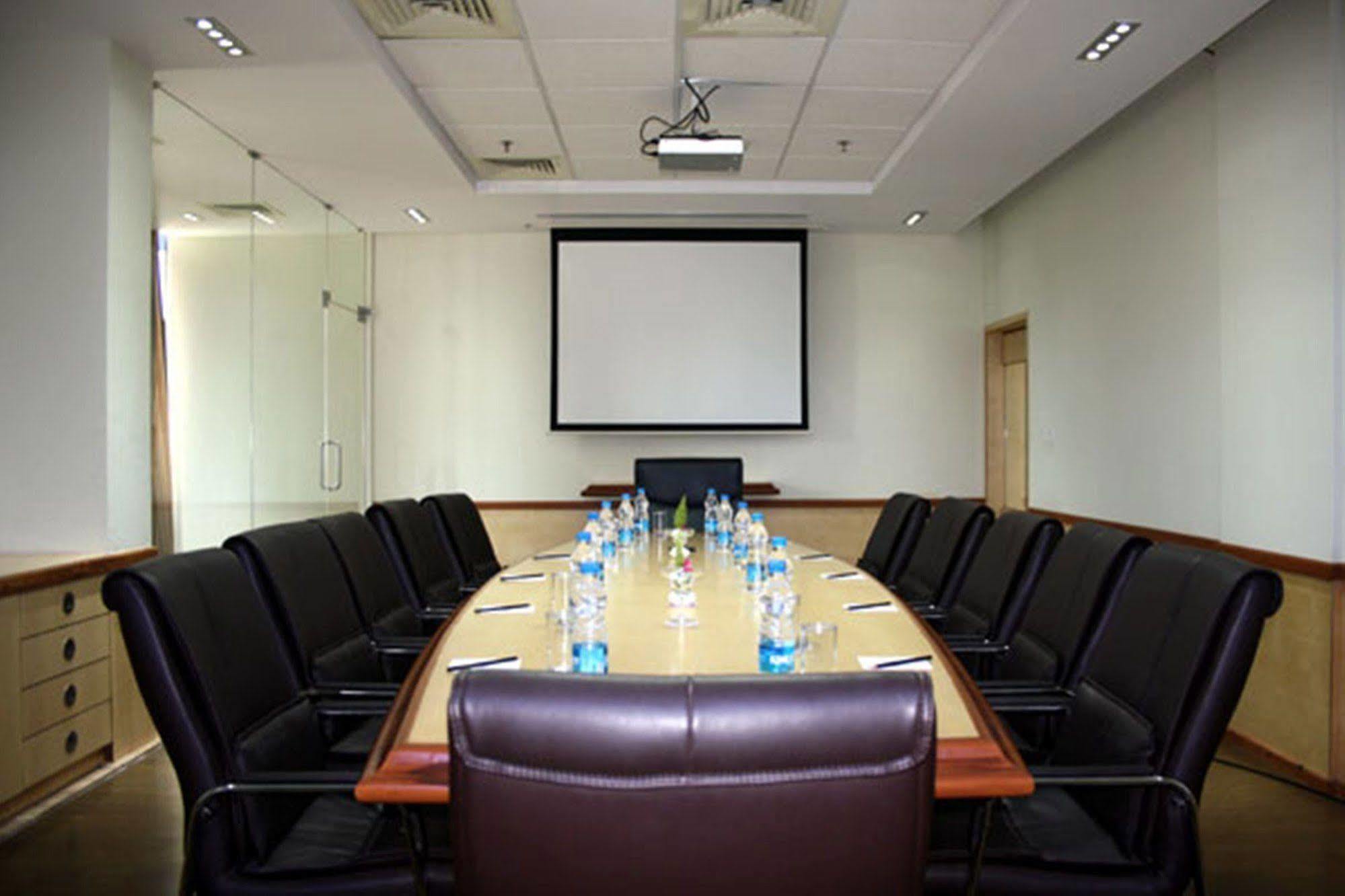 Royal Orchid Kireeti Hampi, Hospet